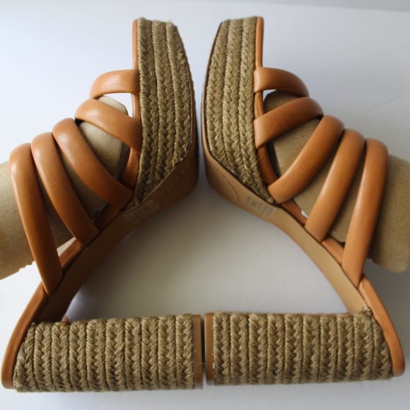 VINCE CAMUTO - Retro-Chic Platform Sandals - VC-Patrest - Picture 9 of 16